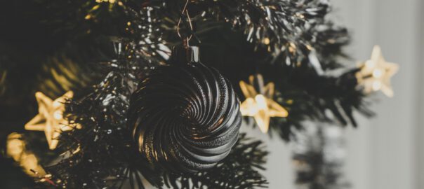 https://pixabay.com/de/photos/weihnachten-weihnachtsbaum-5861895/